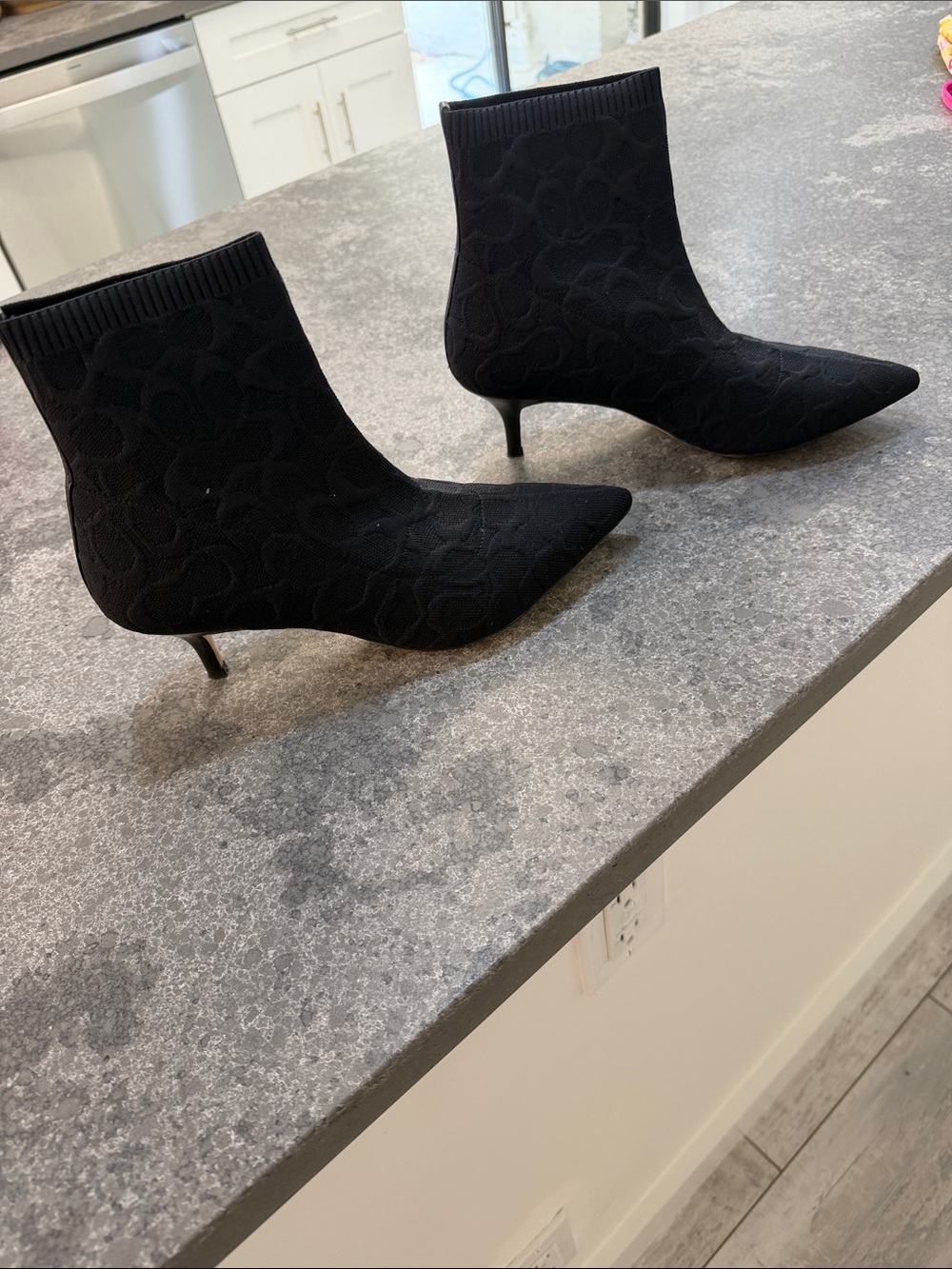 Women’s Black Knit Pointed-Toe Kitten Heel Ankle Boots